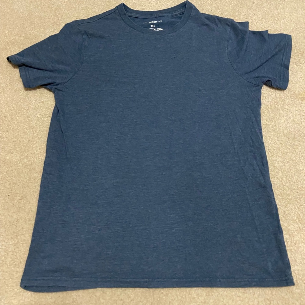 Urban Pipeline The Ultimate Tee in size Medium Blue